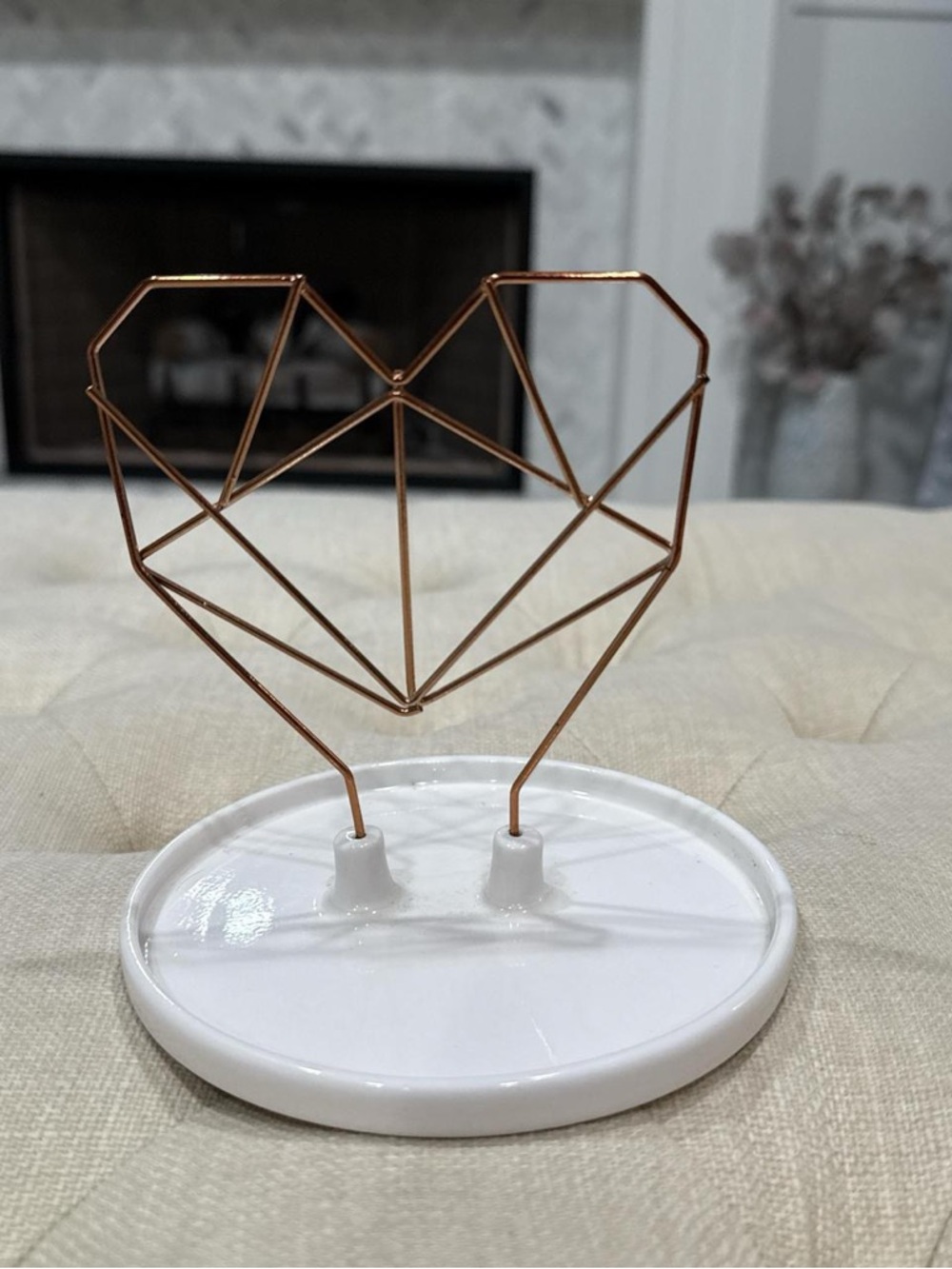 Geometric Heart Jewelry Stand in Rose Gold and White